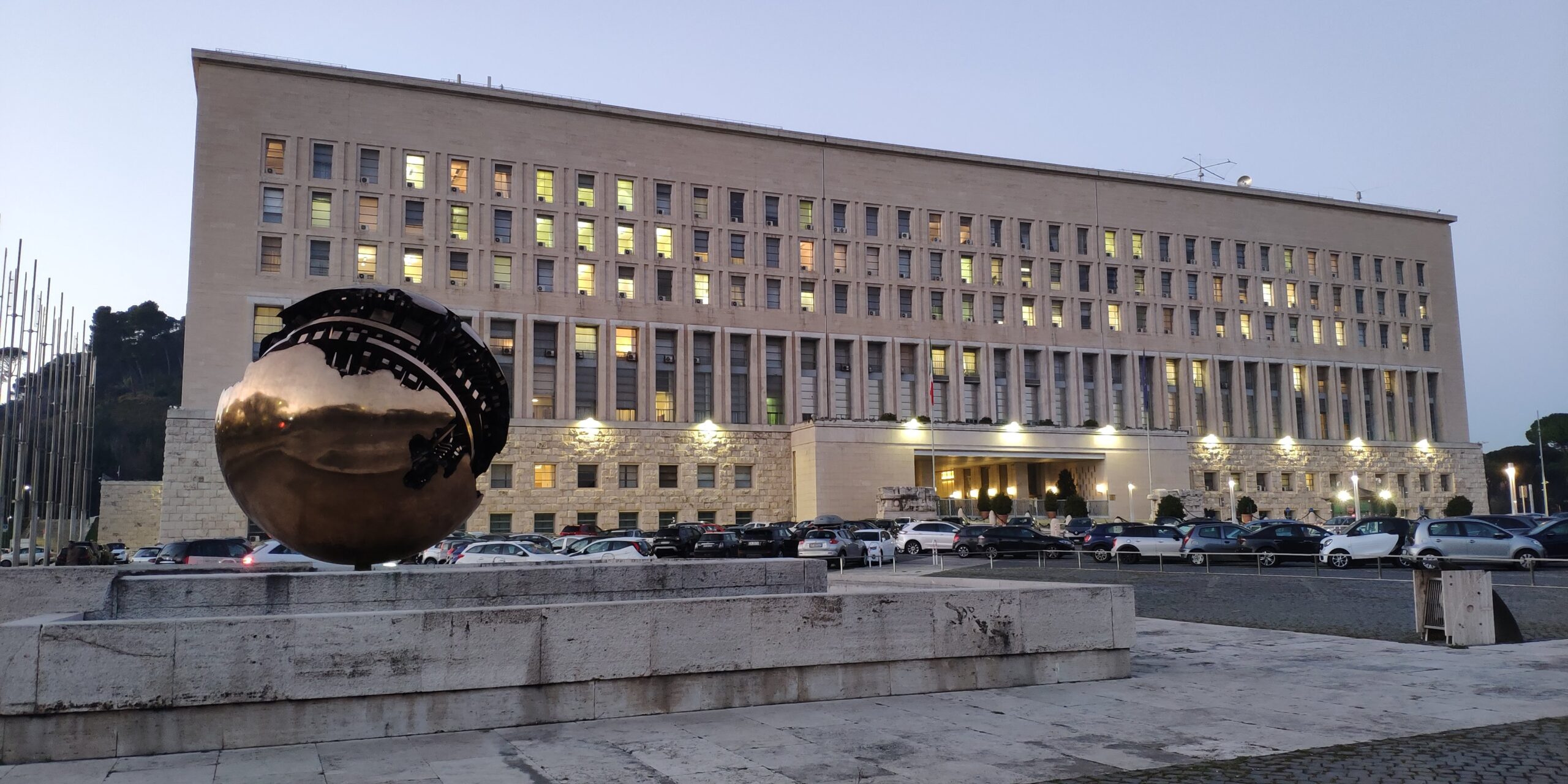 Graduatorie DS in servizio all’estero: resa nota la consistenza delle graduatorie 