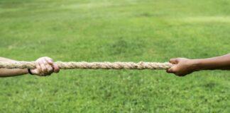 L’Amministrazione sostenga la dirigenza delle scuole: tirare troppo la corda non fa bene a nessuno