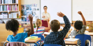 ANP e CISL Scuola scrivono al MIM: informare prima i dirigenti delle comunicazioni alle famiglie tramite registro elettronico